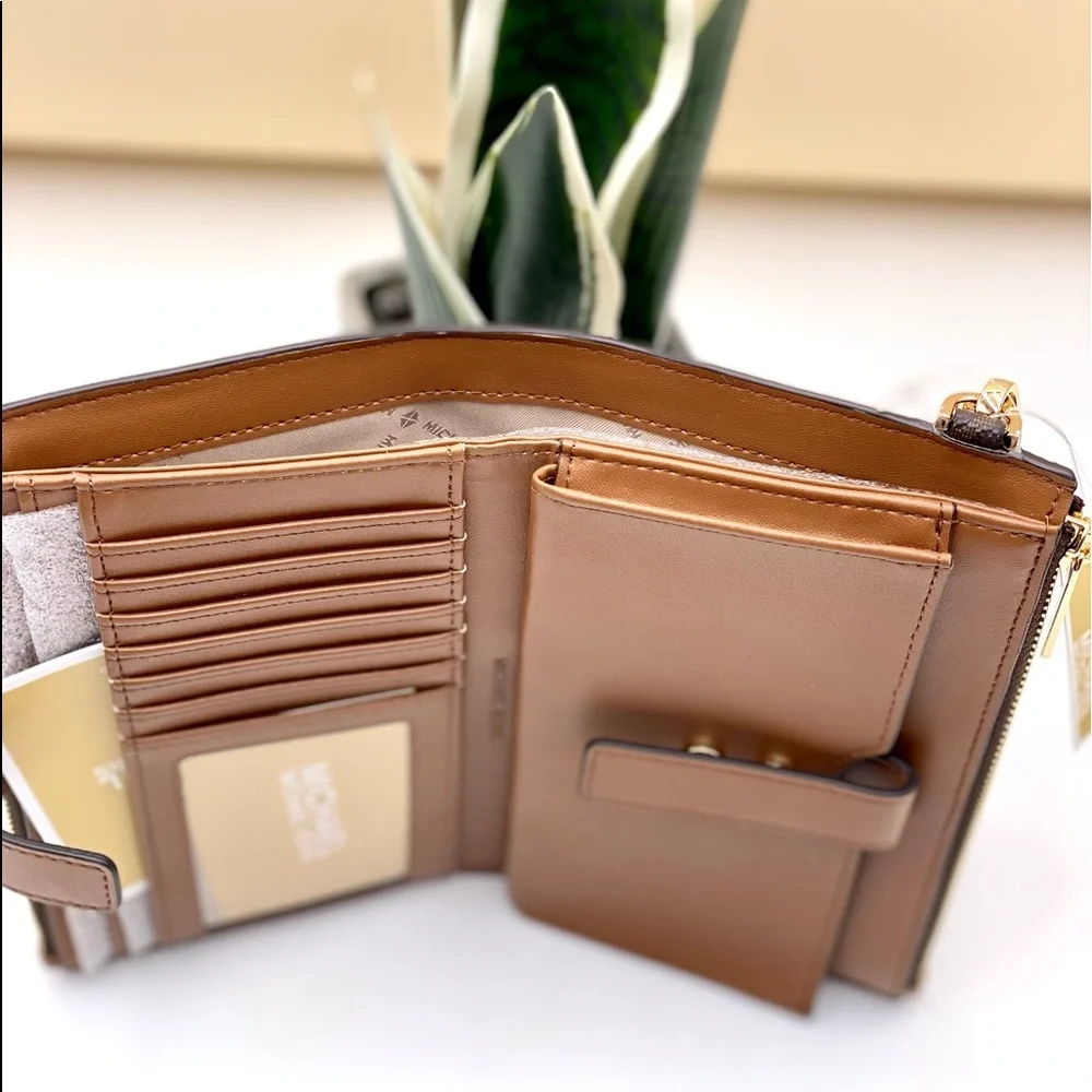 Michael Kors DoubleZip Wallet Wristlet Brown